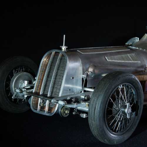 Nouvelle calandre avant de la Fiat 806 Corsa 1927