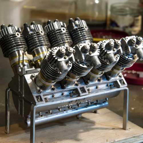 Sensational engine JAP V8-Powered GN Aero model 1/6