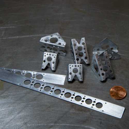 Détails des tôles pour le châssis de la maquette gn jap v8