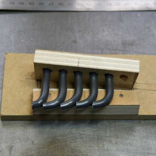 Formation des collecteurs en joncs PVC formés à chaud - Fiat 806 Grand Prix