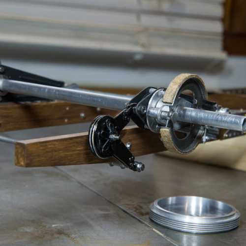 Fixation de l'amortisseur de chocs sur la barre de couplage et sur le bras arrière. maquette 1/6 GN JAP v8.