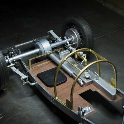 Vue sur la structure de la maquette de la FIAT 806 Grand Prix